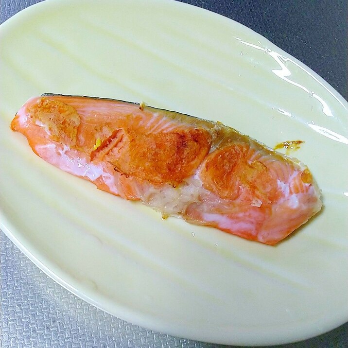 朝食の鮭焼き